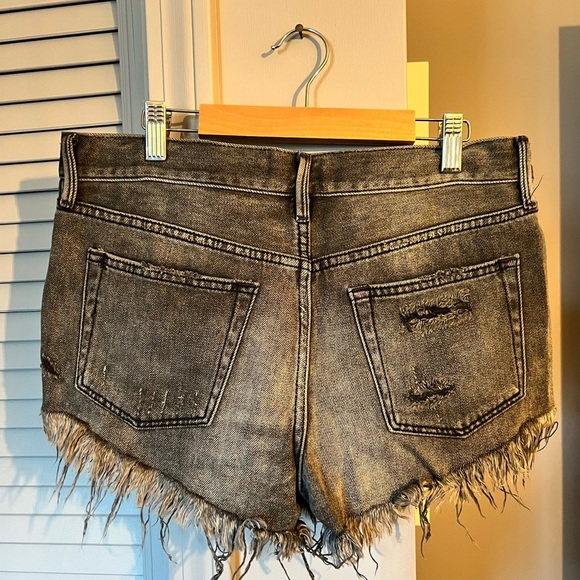 Free People NWOT Loving Good Vibrations Denim Distressed Black Cutoffs - Picture 7 of 11